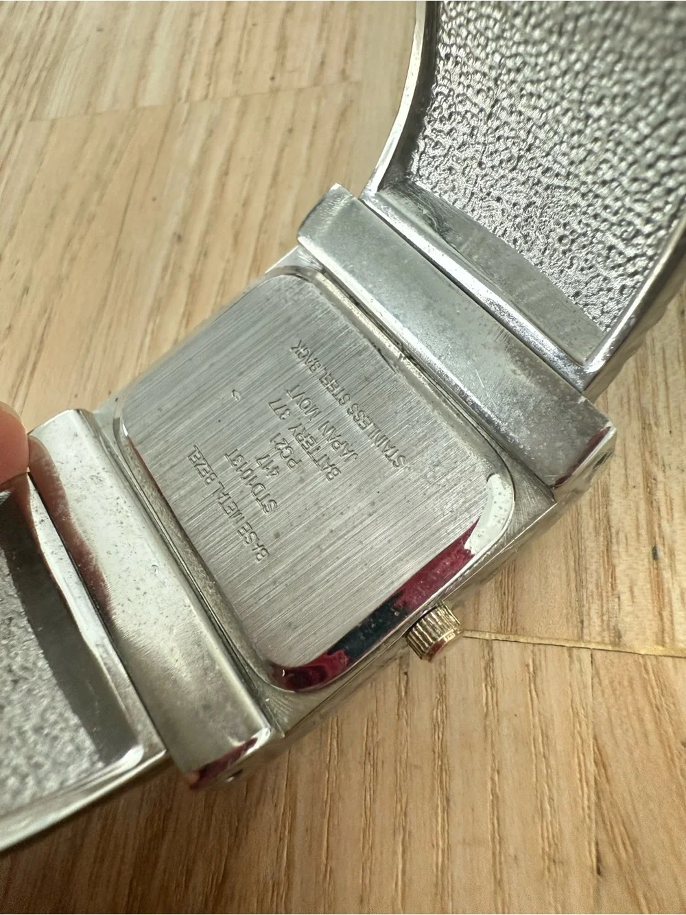 Studio time ladies chunky silver tone cuff bracelet watch NEW BATTERY